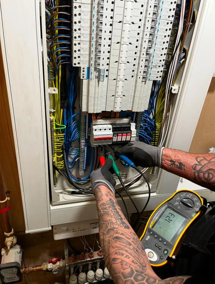 Testing at the fuse board